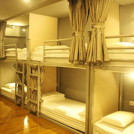 Hostel H Way Γιανγκόν Εξωτερικό φωτογραφία