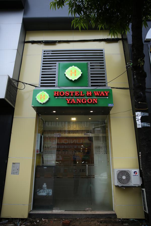 Hostel H Way Γιανγκόν Εξωτερικό φωτογραφία