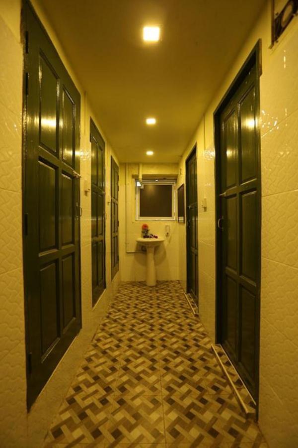 Hostel H Way Γιανγκόν Εξωτερικό φωτογραφία