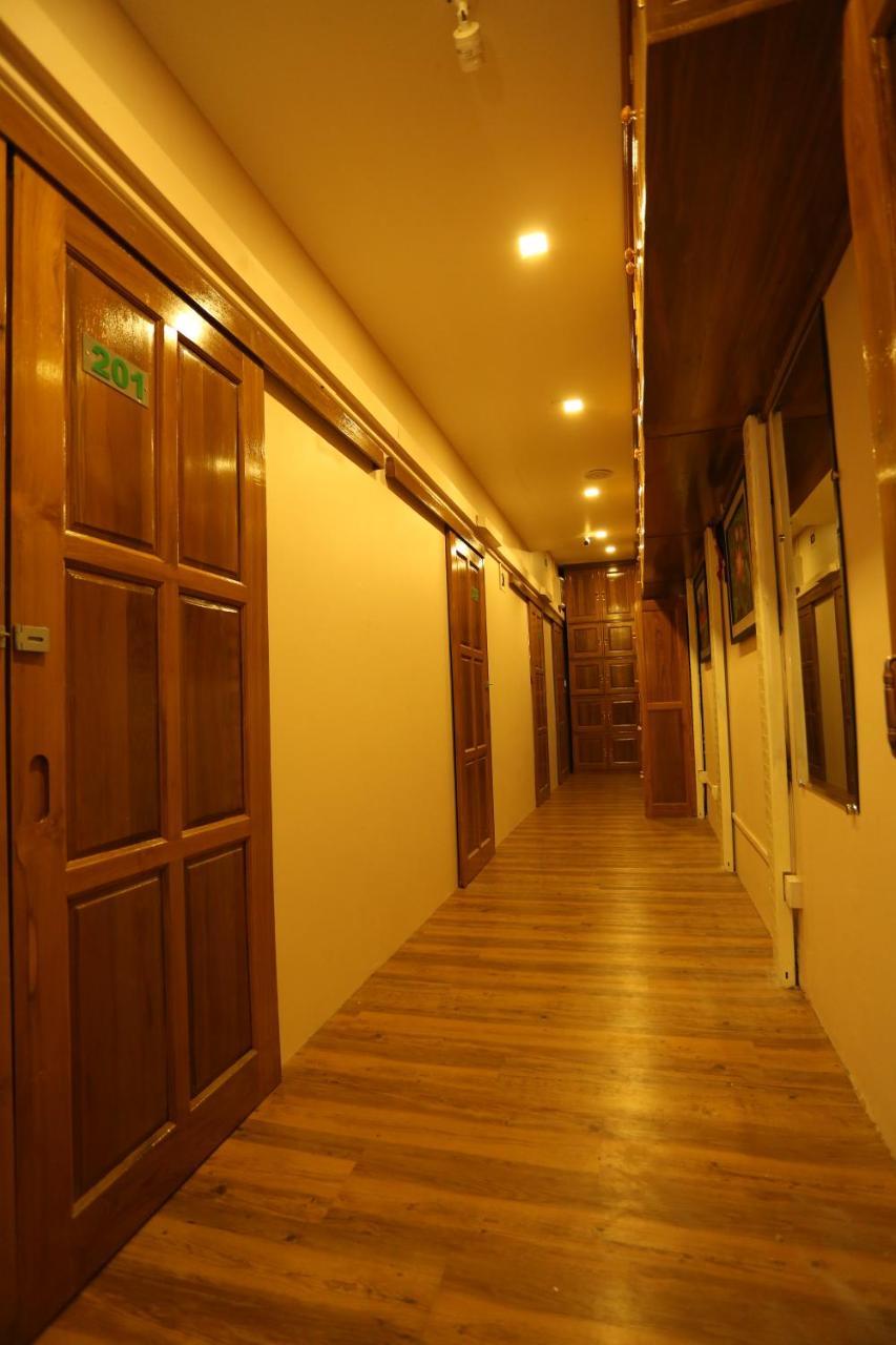 Hostel H Way Γιανγκόν Εξωτερικό φωτογραφία